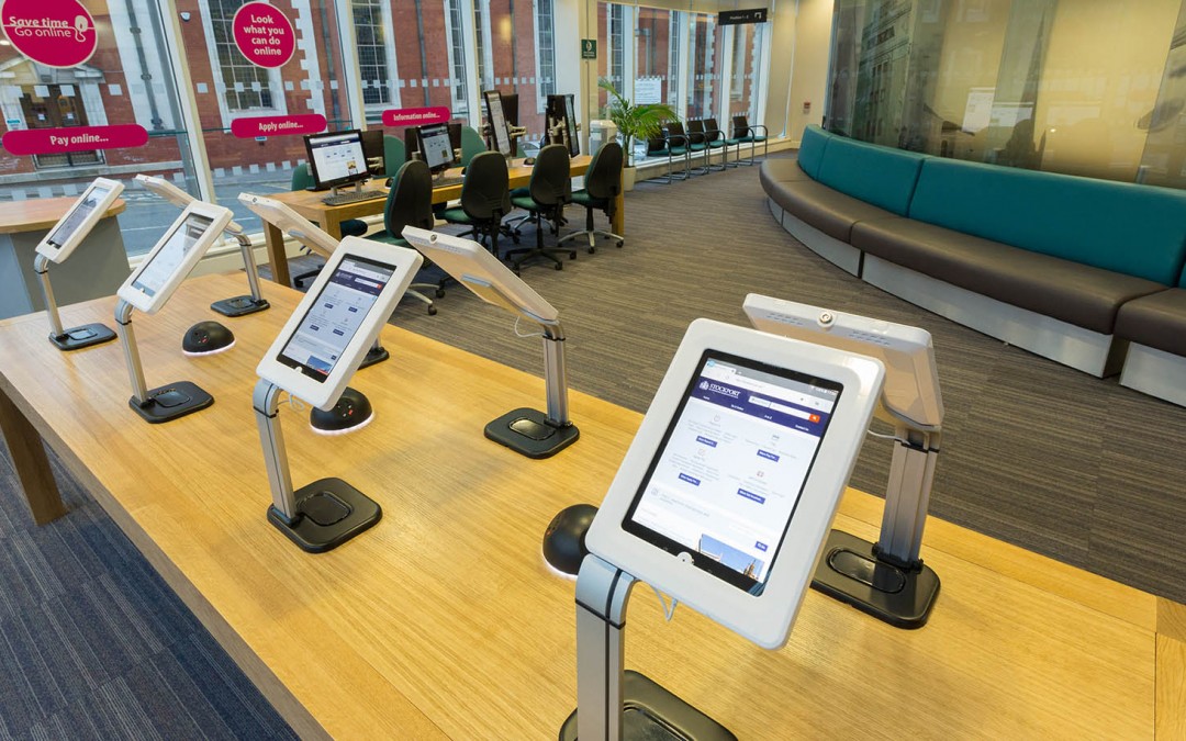 Digital by Design helps residents ‘Save time, Go online’ at new look Fred Perry House